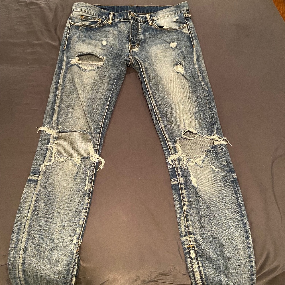 MNML ripped jeans